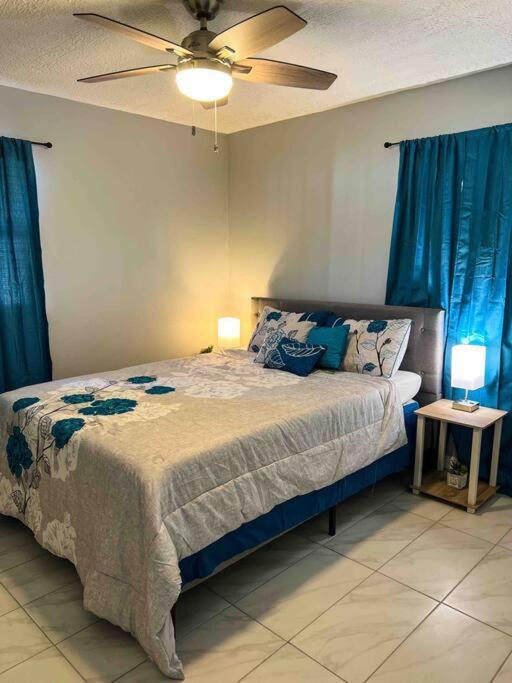 فيلا House Of Manatees-Entire House With Yard, Fire Pit, Dog Friendly كريستال ريفر المظهر الخارجي الصورة